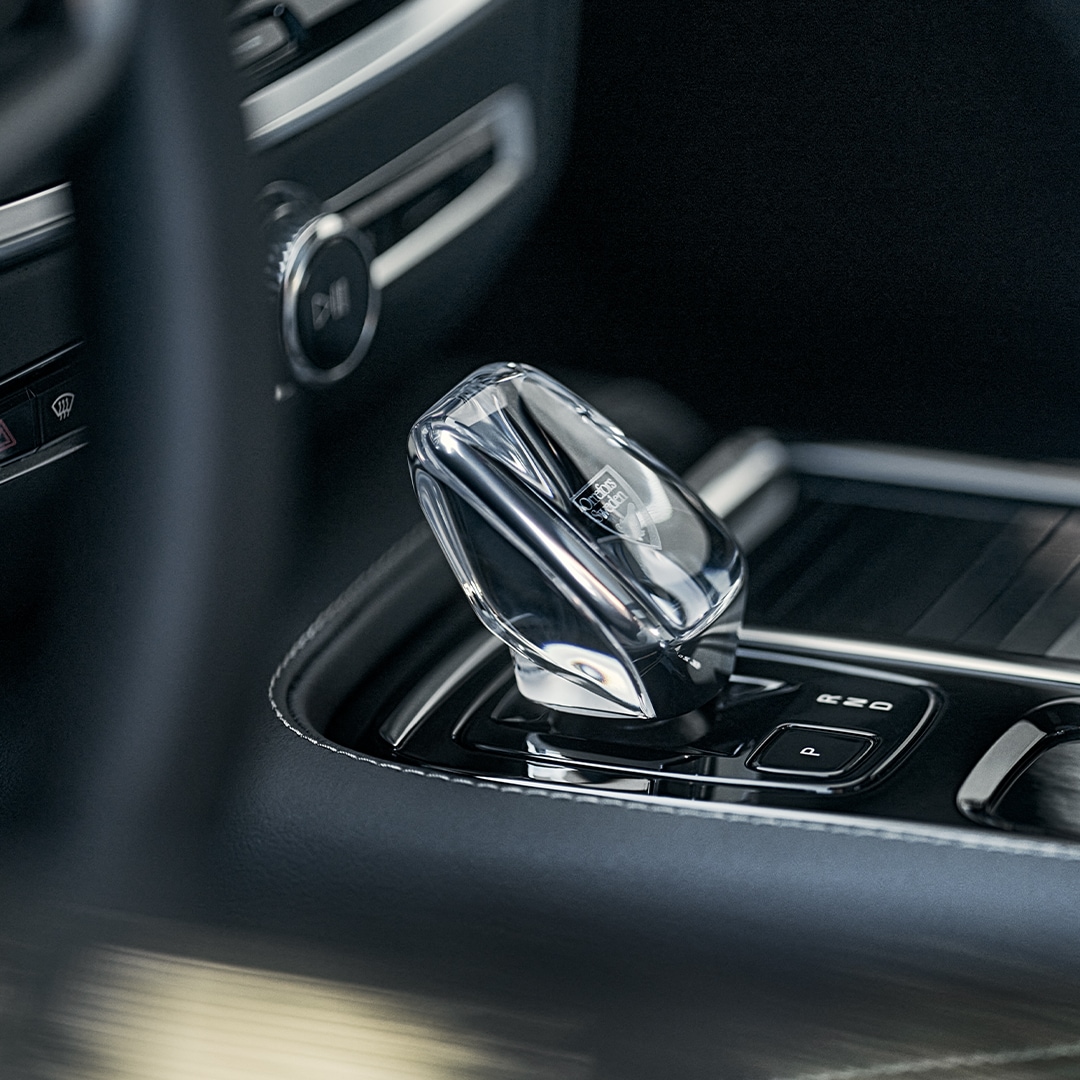 Start button and crystal gear shifter in the centre console of the Volvo S60 Recharge plug-in hybrid.