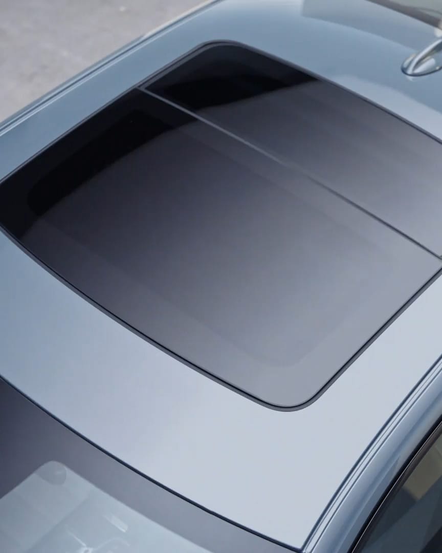 View from above of the Volvo S60 Recharge plug-in hybrid’s panoramic roof.