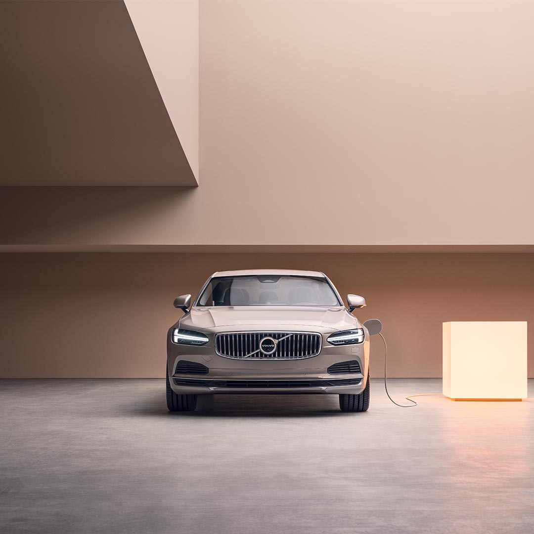 Intérieur exclusif d'une berline hybride Volvo S90 Recharge.