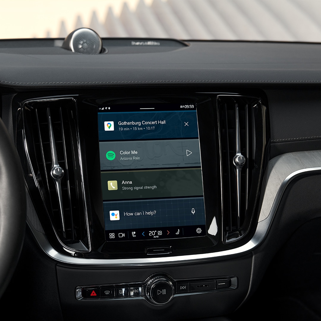 Portrait infotainment screen, Bowers & Wilkins speaker and twin air vents in the Volvo V60 Cross Country’s dashboard. 