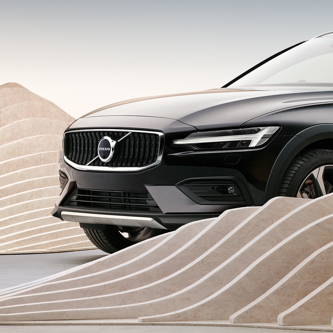 Los faros LED del Volvo V60 Cross Country mejoran la visibilidad.