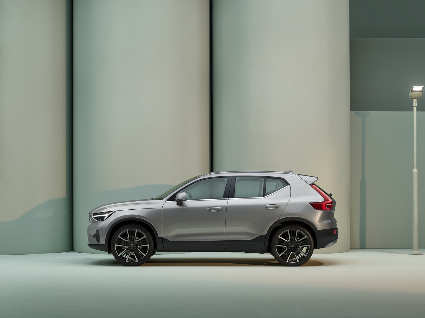 Volvo xc40 deals ev review