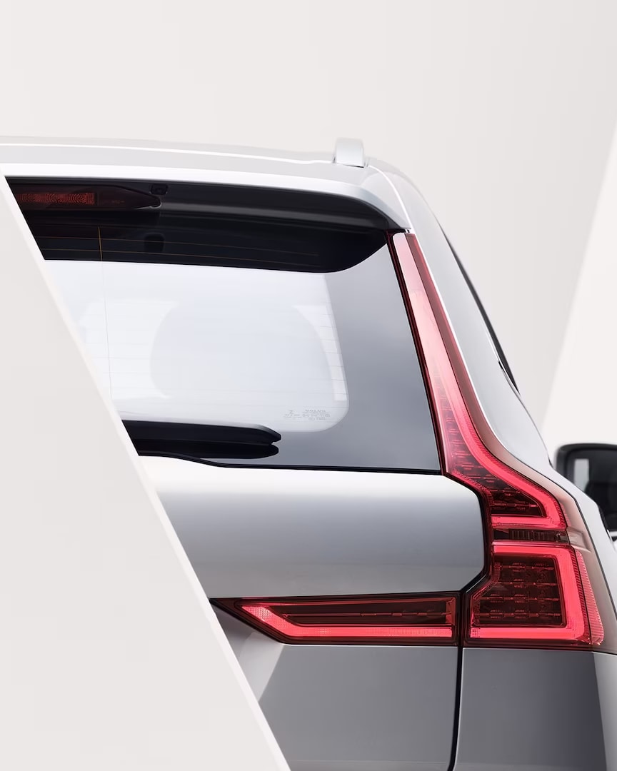 Rear view of Volvo XC60 with full LED rear lamps.