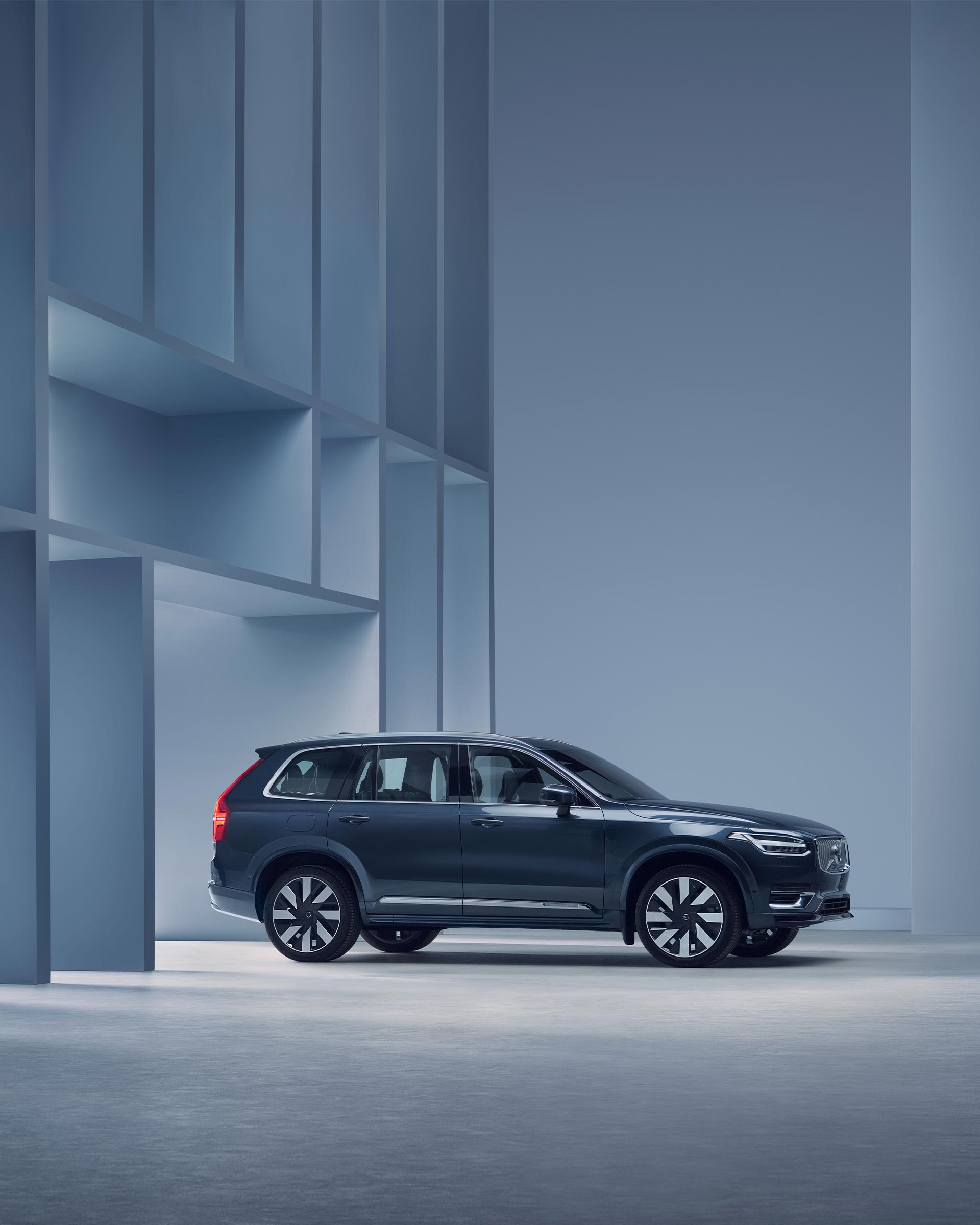 Volvo xc90 online hybrid electric range