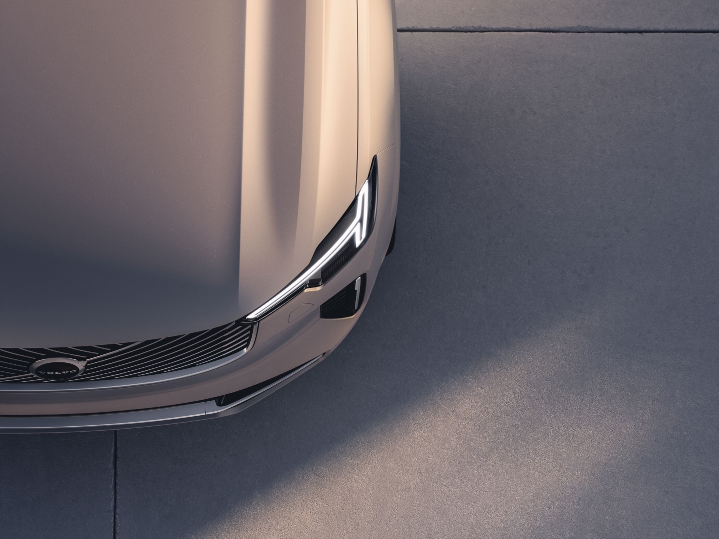 A bird’s-eye view of the XC90 bonnet.