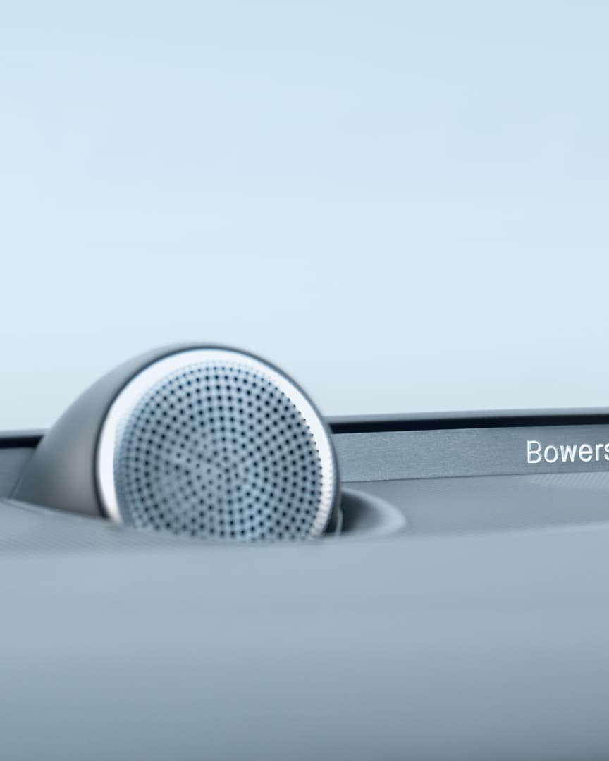 Système audio Bowers & Wilkins à l’intérieur d’une Volvo S60 hybride rechargeable.