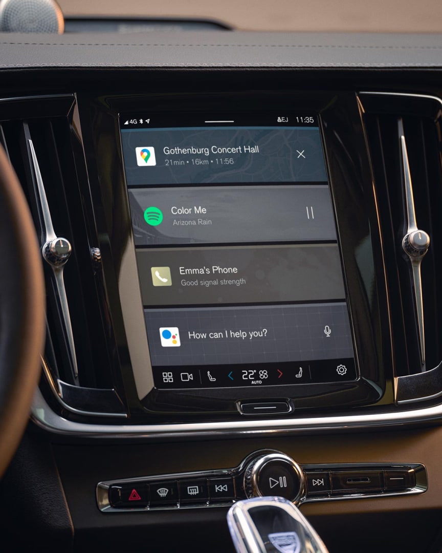 Close-up of the S90 Plug-in hybrid's high-definition touchscreen tablet-style centre display.