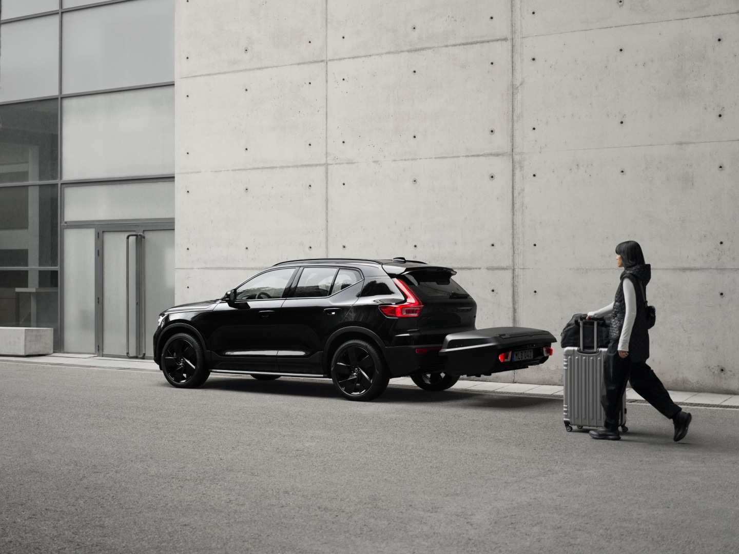 Volvo XC40 Black Edition SUV hybride noir Volvo Cars