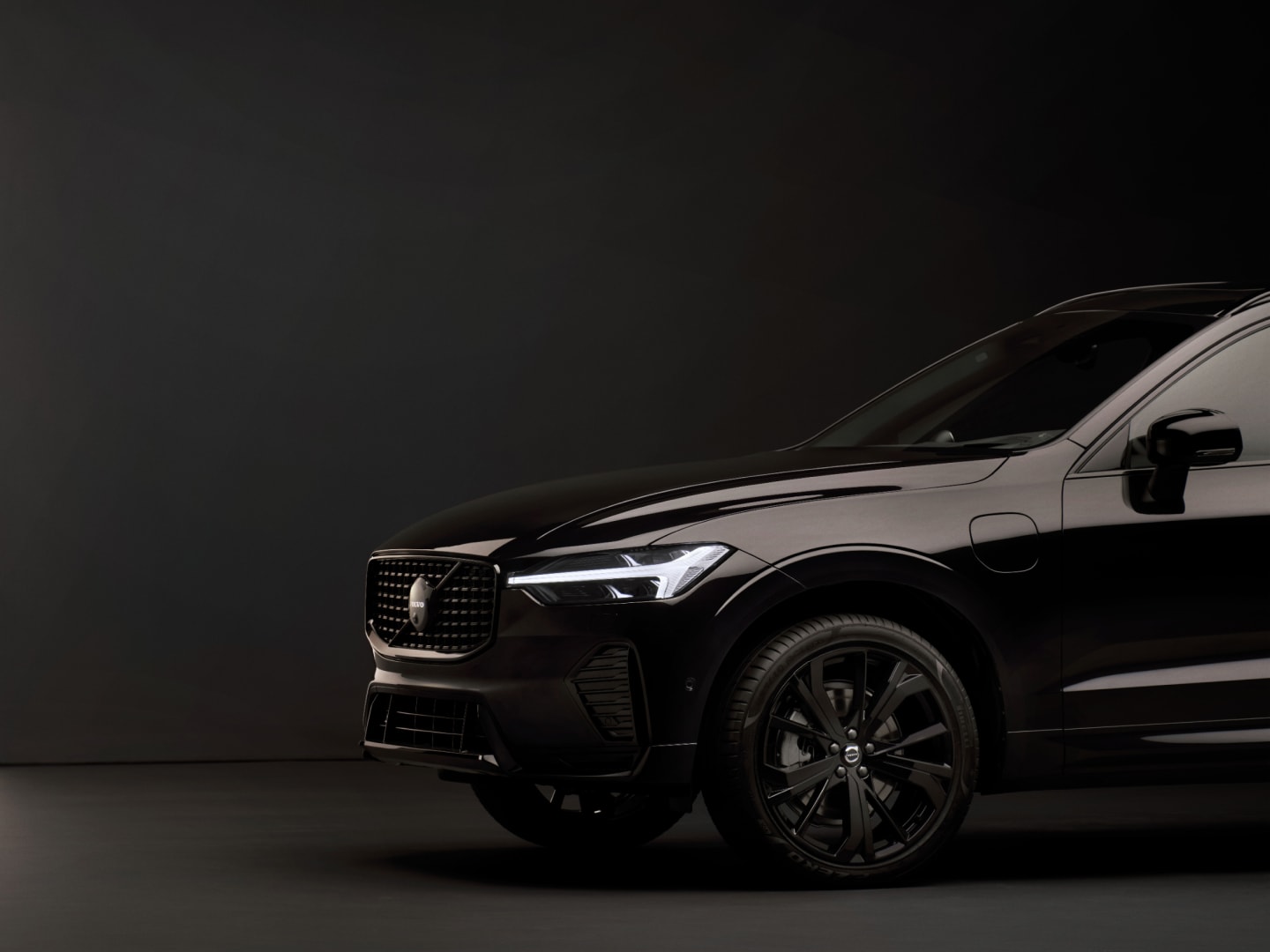 Volvo XC60 Black Edition laddhybrid.