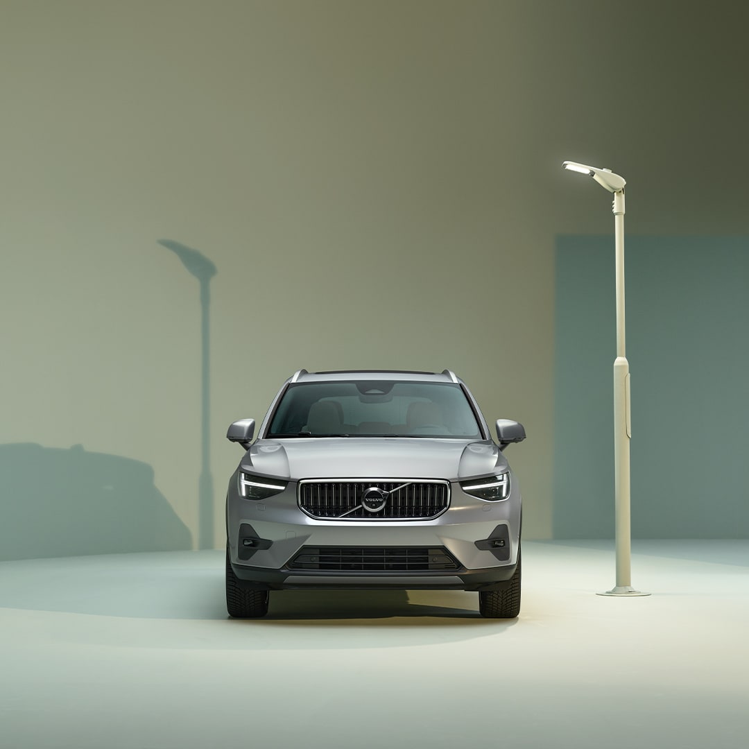 Refreshed exterior design details on the Volvo XC40 SUV.