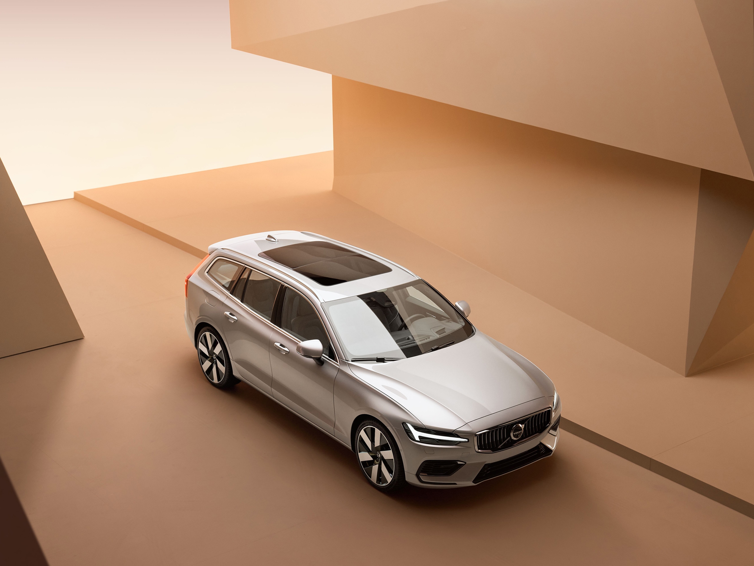 Bovenaanzicht van de Volvo V60 break plug-in hybride.