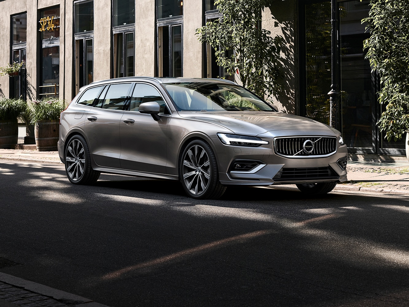 Break Volvo V60 en milieu urbain