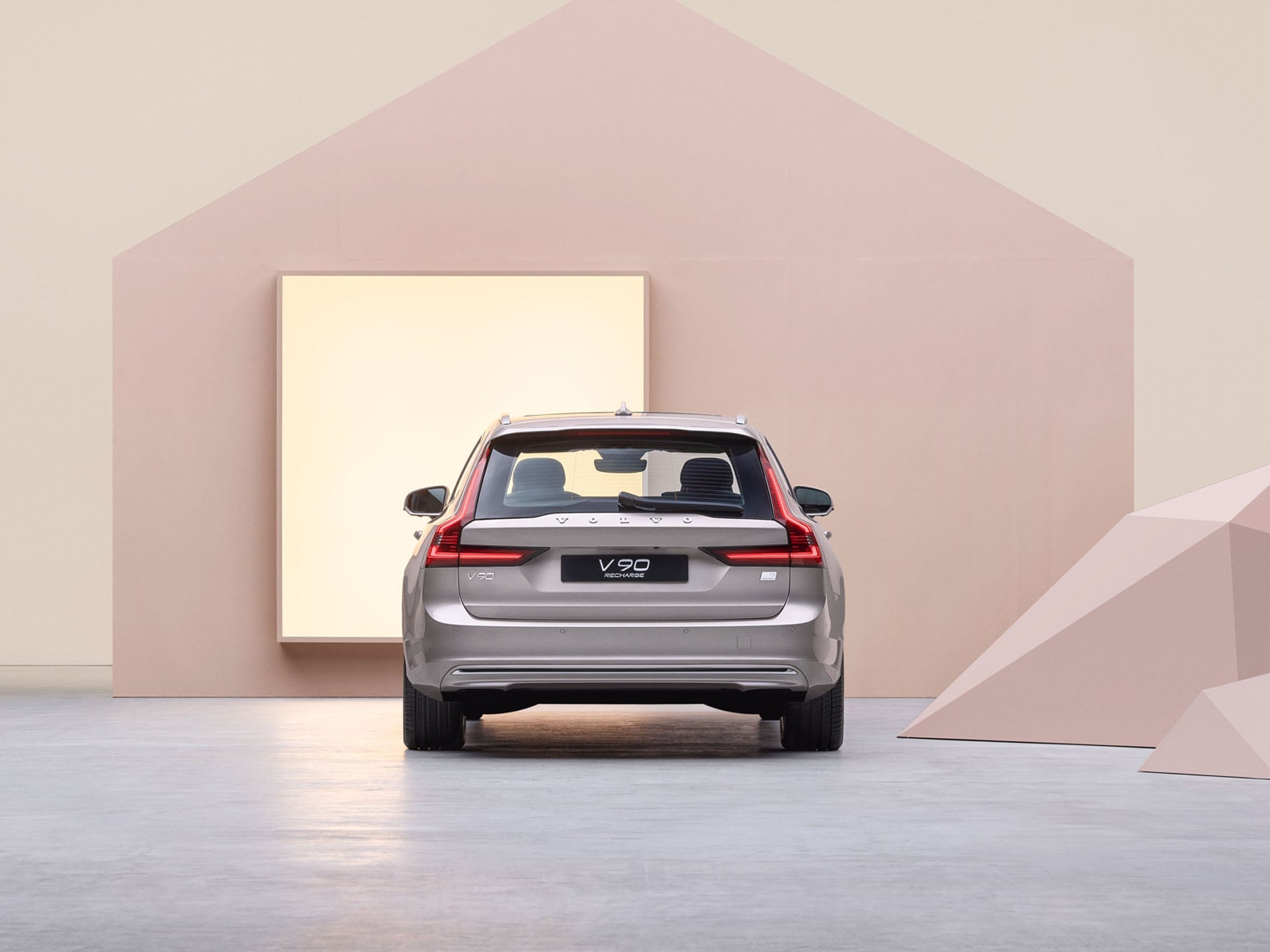 Volvo V90 híbrido enchufable vista trasera