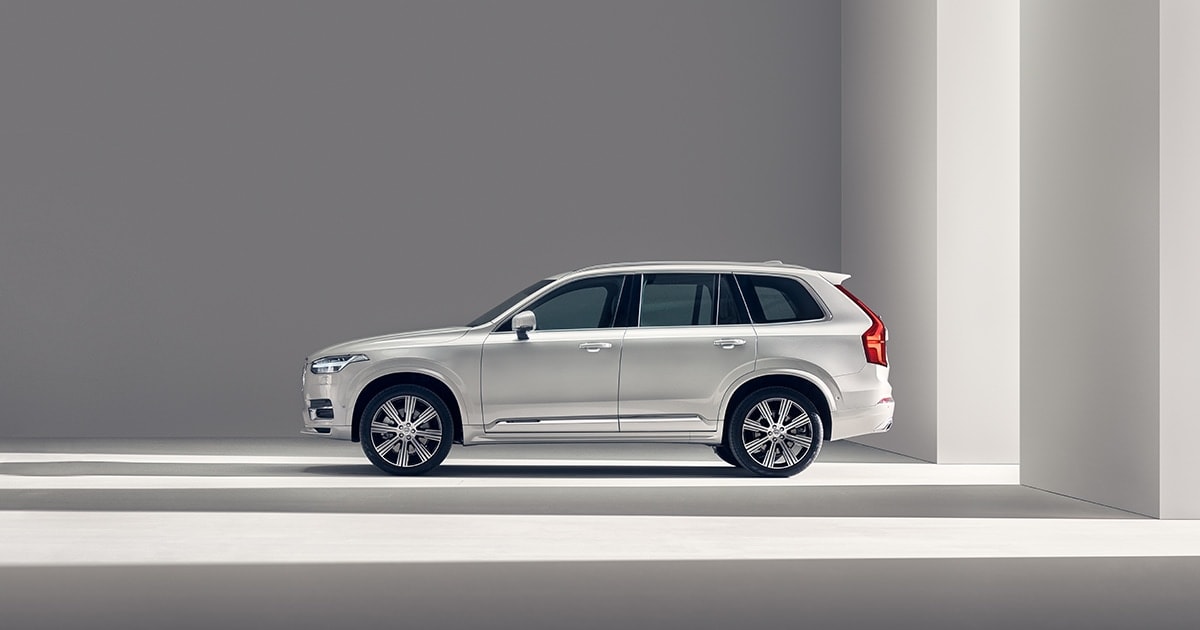 Volvo XT90 Imagined As a Lone Survivor in the Premium Pickup